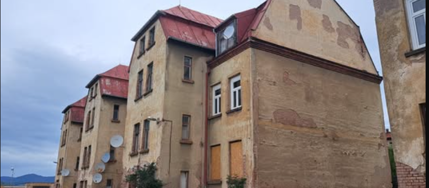 Diskuze lídrů volebních uskupení v broumovském Íčku